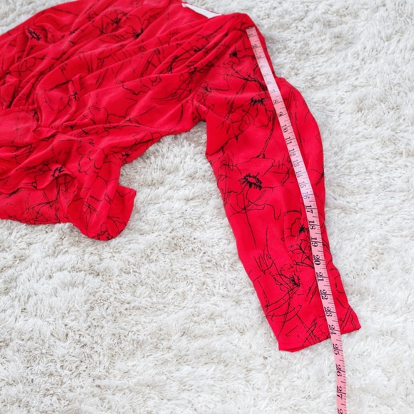 ASTR the label red long sleeve floral blouse - Picture 9 of 9